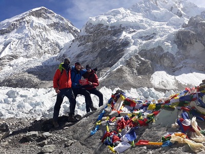 Stefan Sigloch Sebastian Stern im Everest Basecamp November 2017